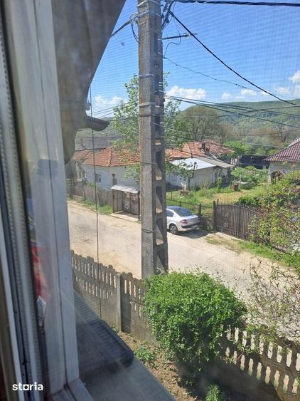Vand casa cu panouri solare si centrala ,la 7 km de Mioveni - 10