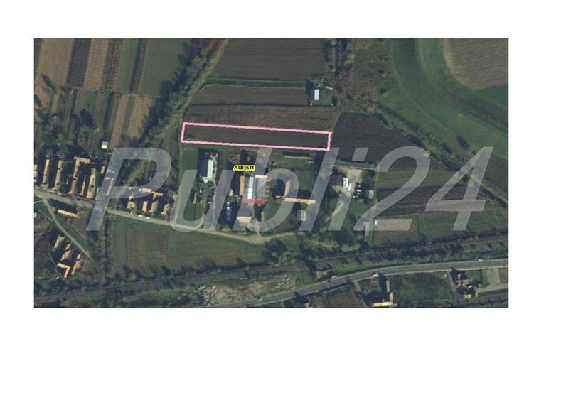 Teren de 4700 mp, în Albești