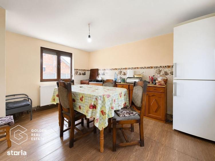 Casă cu 4 camere decomandat în Ususău