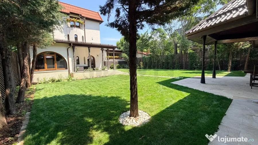 Casă cu 7 camere cu Teren 1000 Mp în Unirii