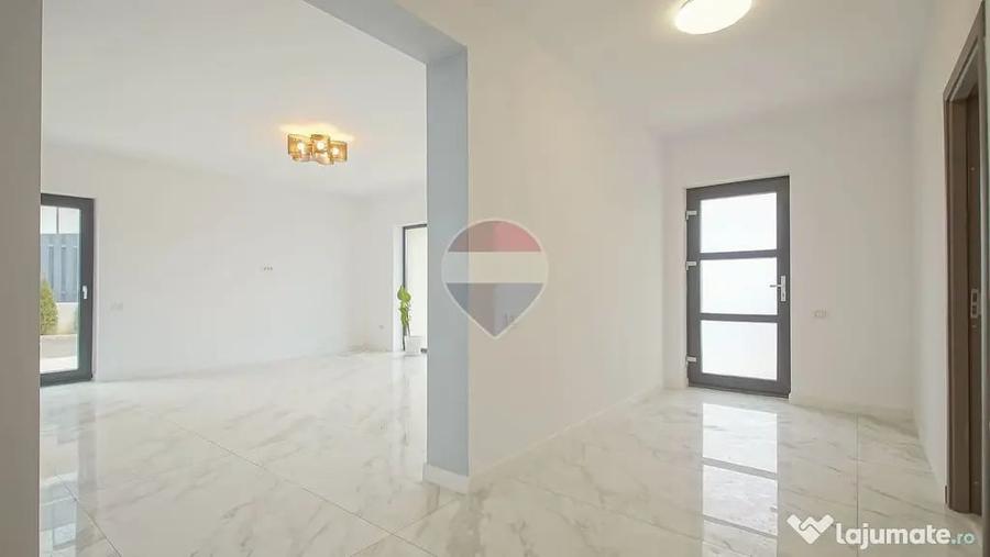 Casă cu 5 camere cu Teren 400 Mp în Bunloc