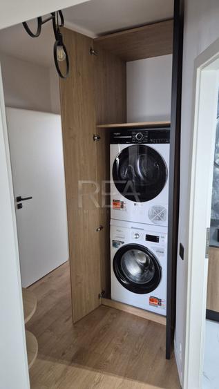 Apartament cu 3 camere semidecomandat, mobilat în Colentina