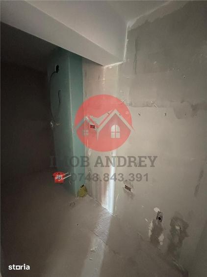 Apartament cu 2 camere decomandat în E3