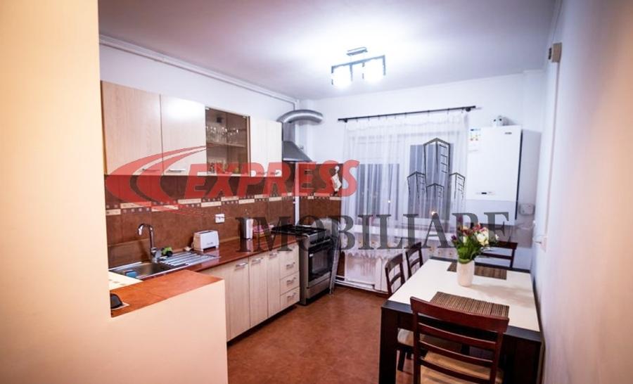 Apartament cu 3 camere decomandat în Dristor