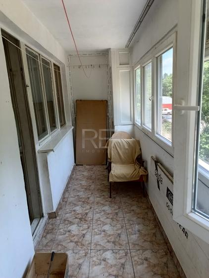 Apartament cu 3 camere decomandat, mobilat în Apusului