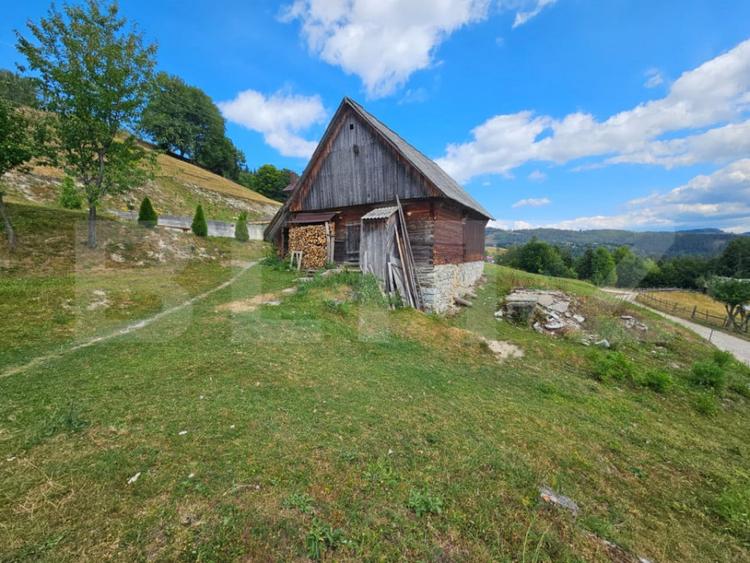 Casă cu 5 camere cu Teren 1855 Mp în Tomuțești
