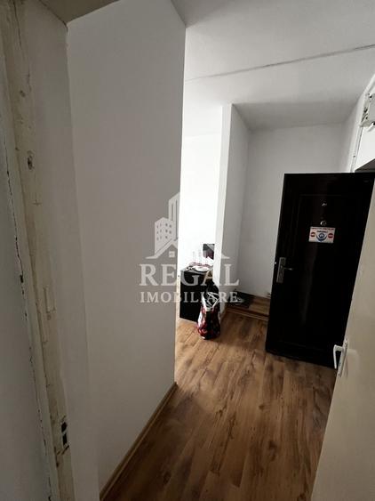 Birou, de 42 mp, în Central