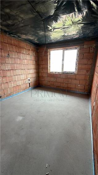 Duplex cu 4 camere cu Canalizare în Moșnița Nouă