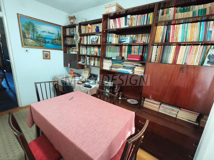 Apartament cu 3 camere decomandat în Lipovei