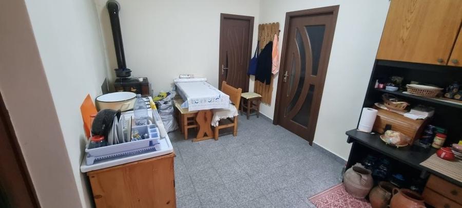 Casă cu 3 camere în Central