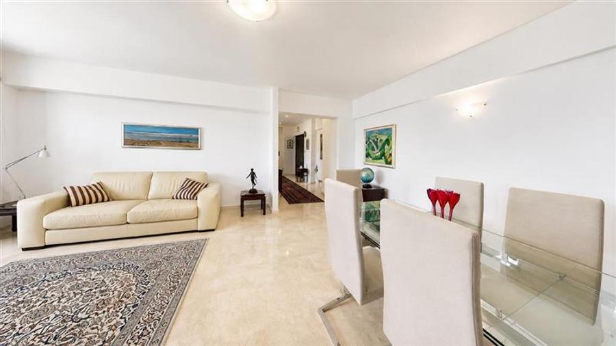 Apartament cu 3 camere decomandat, mobilat în Centrul Civic