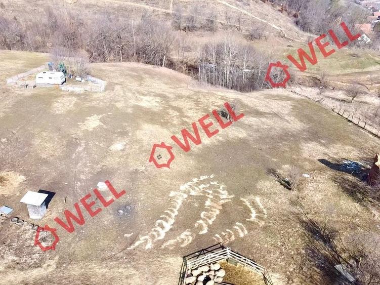 Teren intravilan de 2675 mp, în Pădureni