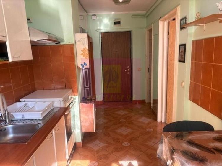 Apartament cu 2 camere circular, mobilat în Titan