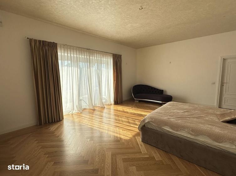 Casă cu 4 camere în Central