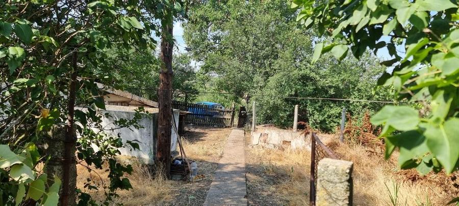 Casă cu 4 camere în Salcia