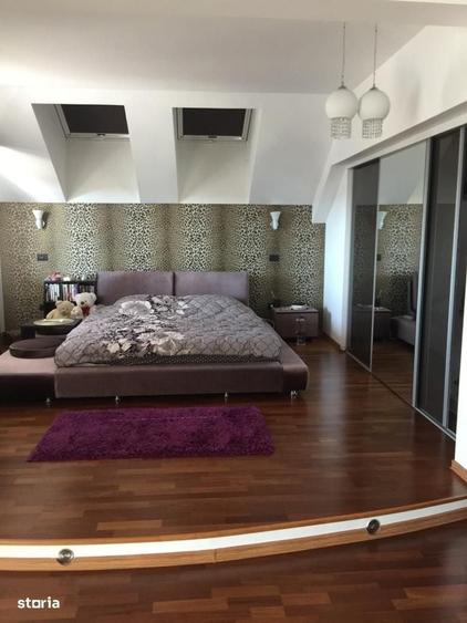 Casă cu 4 camere decomandat în Trivale