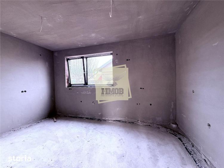 Casă cu 5 camere cu Teren 478 Mp în Cristian