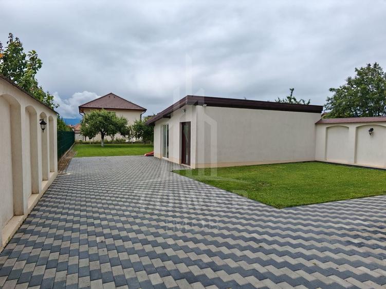 Casă individuală cu 4 camere cu Canalizare în Gușterița