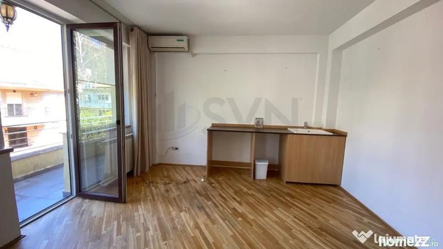 Casă cu 7 camere cu Teren 250 Mp în Nordului
