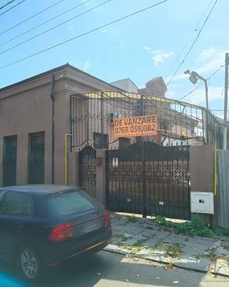 Casă cu 4 camere cu Teren 300 Mp în Apollo
