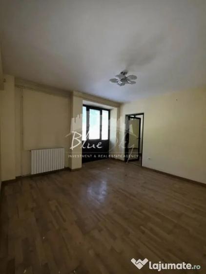 Apartament cu 3 camere semidecomandat în Central