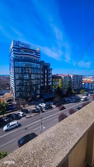 Apartament cu 3 camere decomandat în Calea București