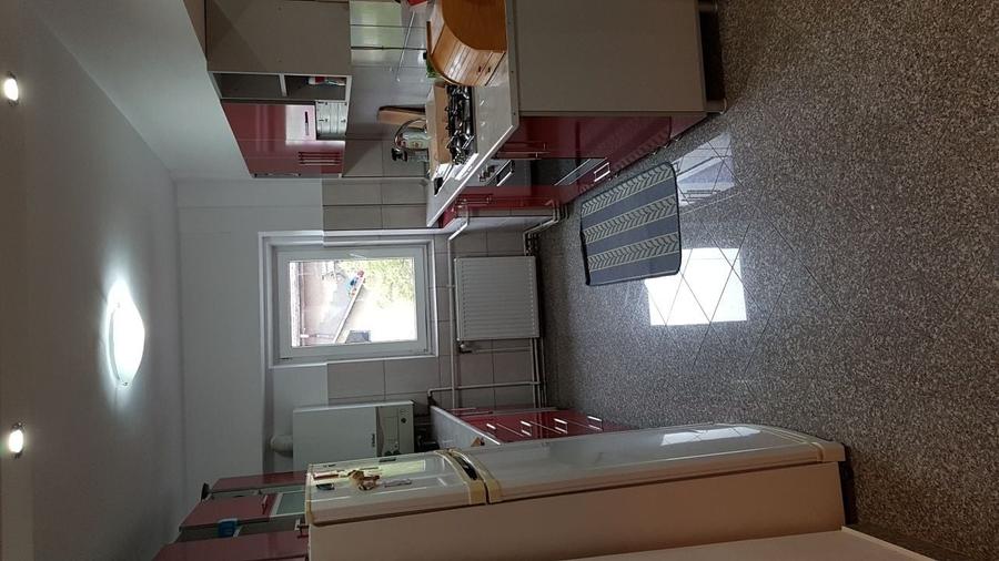 Apartament cu 4 camere semidecomandat în Frumoasa