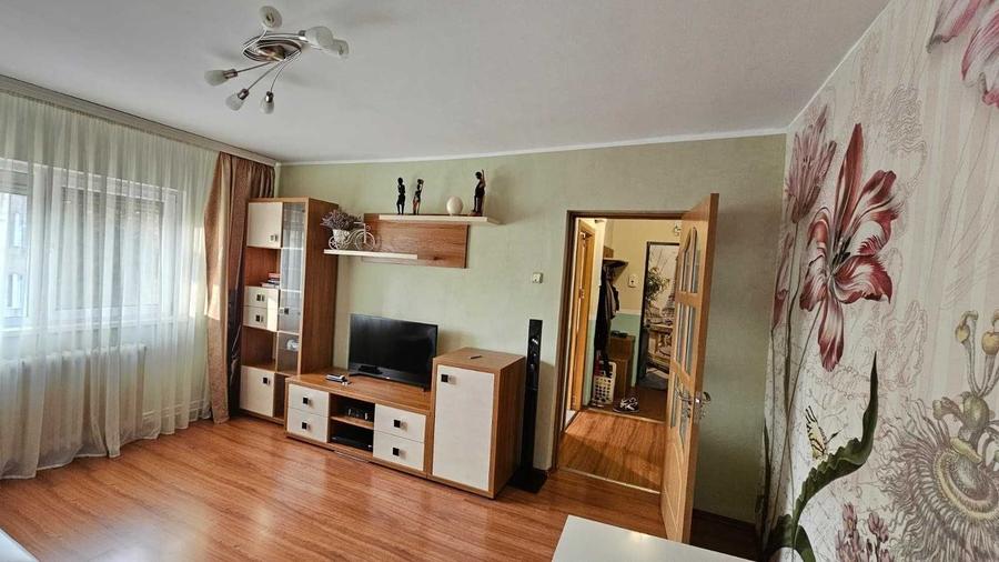 Apartament cu 4 camere decomandat în Inel II