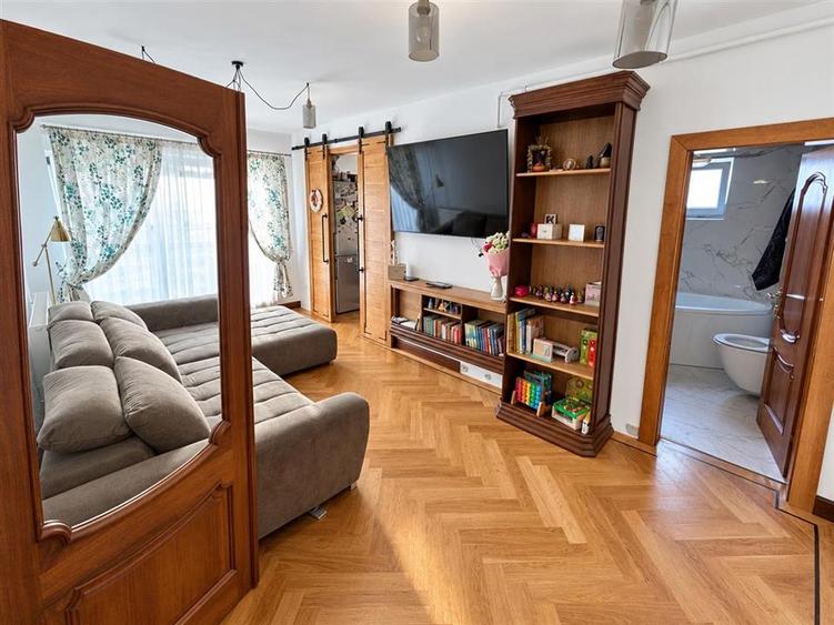 Apartament cu 3 camere decomandat, mobilat în Arhitecților - Calea Cisnădiei