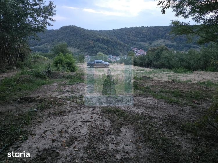 Teren de 1550 mp, în Central