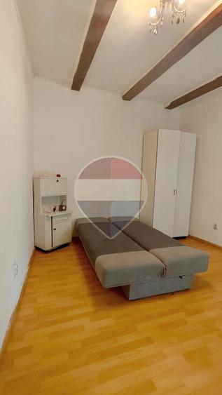 Casă cu 3 camere în Schei