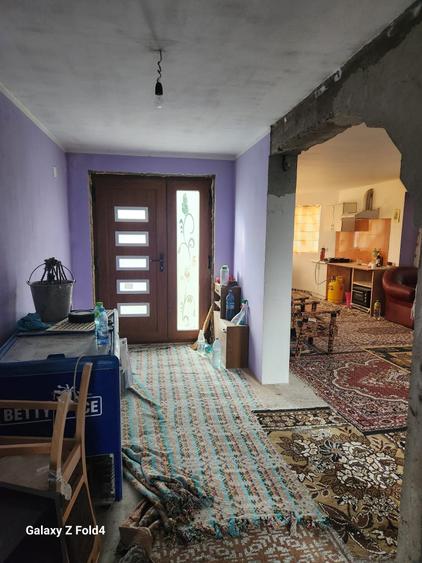 Casă individuală cu 4 camere cu Garaj în Zamostea
