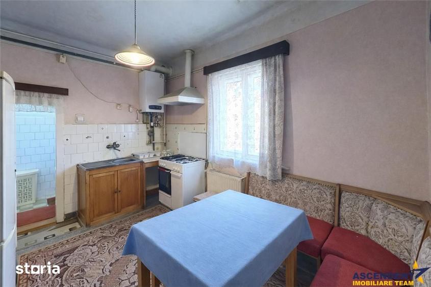 Casă cu 2 camere cu Teren 250 Mp în Remetea