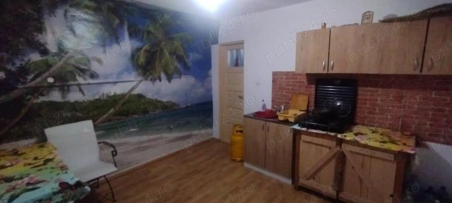 Casă cu 2 camere cu Teren 850 Mp în Central