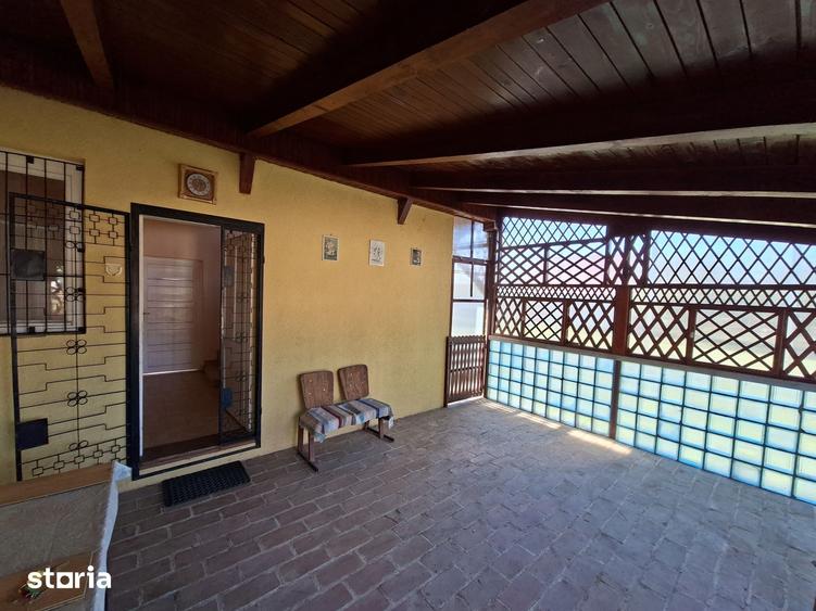 Casă cu 2 camere cu Teren 500 Mp în Bercu Roșu