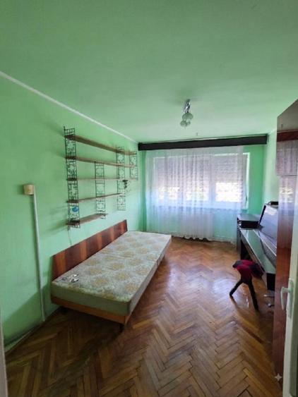 Apartament cu 3 camere decomandat, mobilat în Cloșca