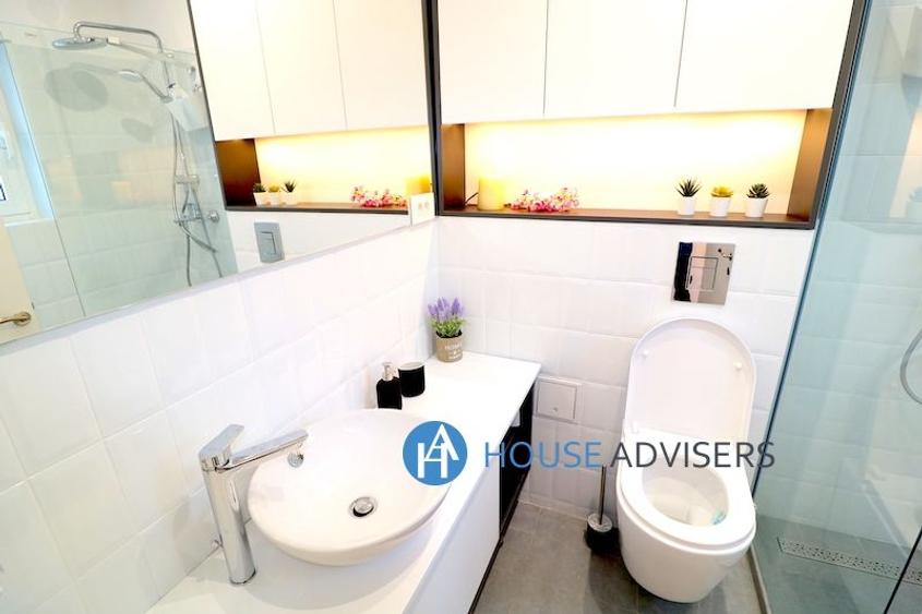 Apartament cu 3 camere, mobilat în Romană