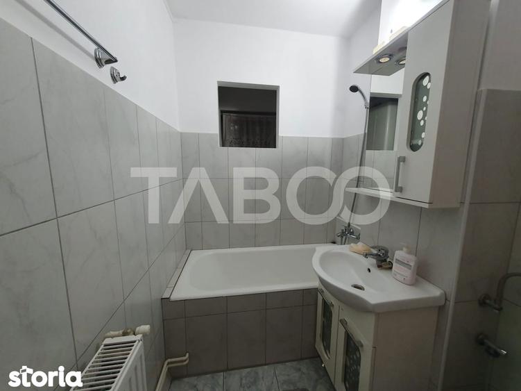 Apartament cu 2 camere decomandat, mobilat în Central