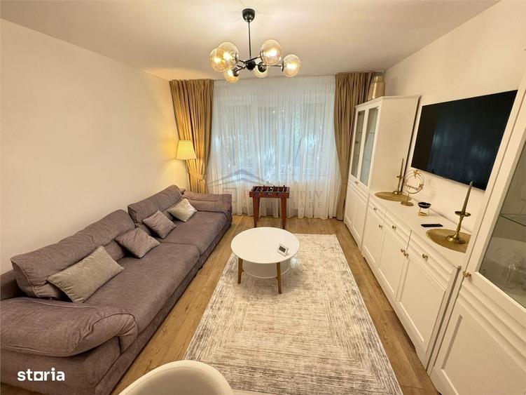 Apartament cu 3 camere decomandat în Universității