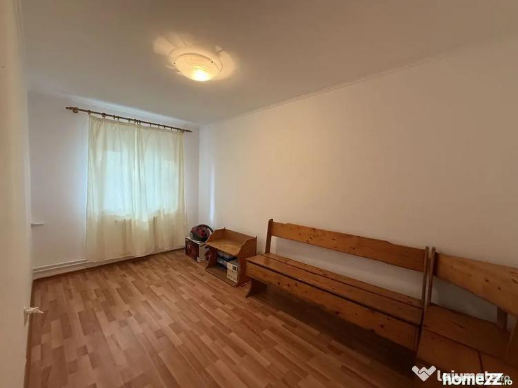 Apartament cu 4 camere decomandat în Ultracentral