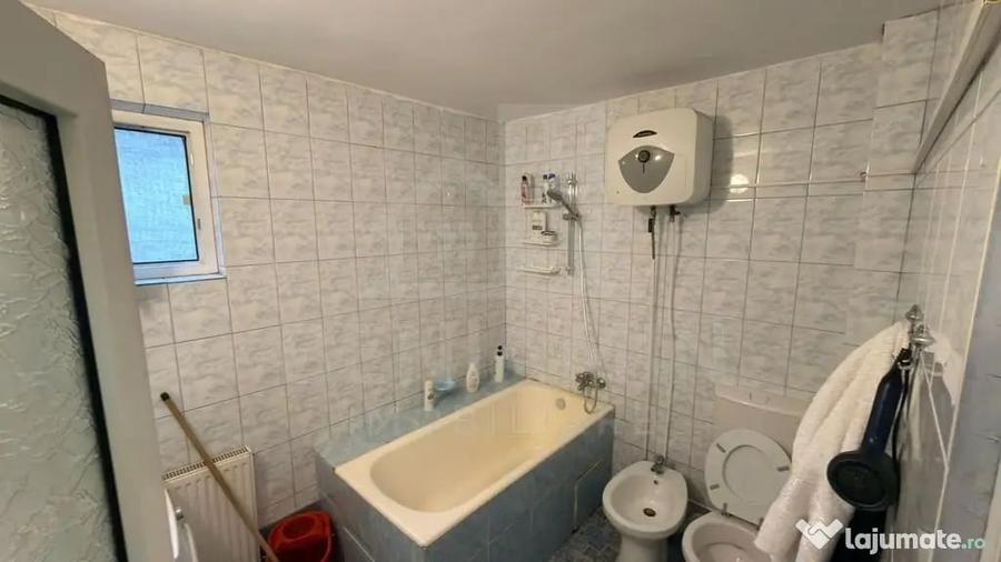 Casă cu 4 camere cu Teren 600 Mp în Central