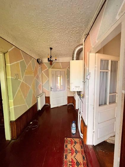 Casă cu 4 camere în Central