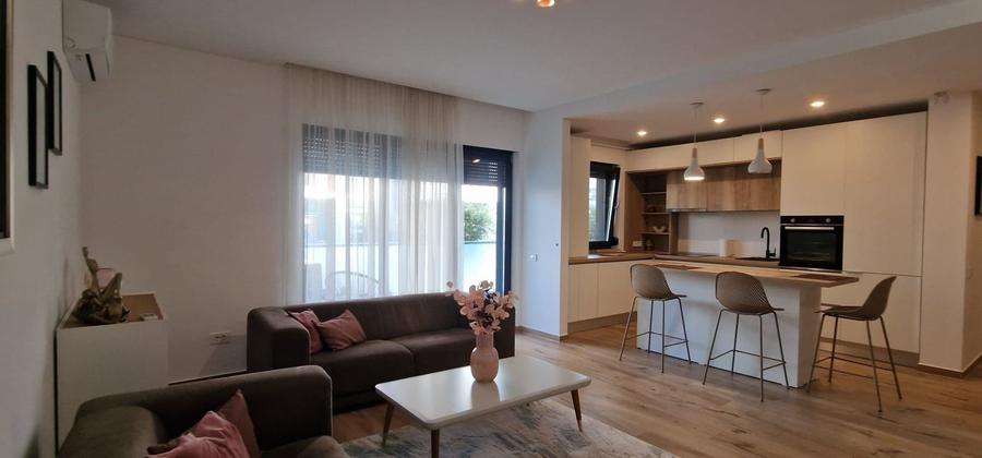 Apartament cu 2 camere, mobilat în Dumbrăvița