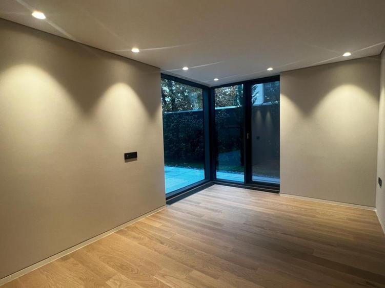 Apartament cu 4 camere decomandat, mobilat în Primăverii