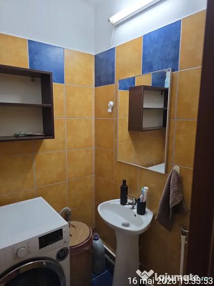 Apartament cu 3 camere decomandat în Vitan