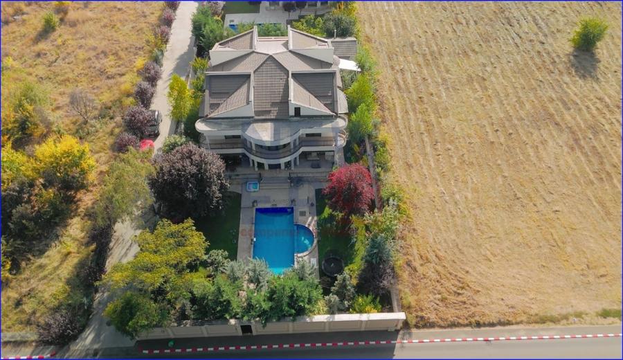 Casă individuală cu 6 camere cu Piscina în Voluntari