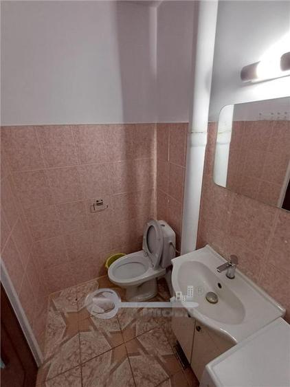 Apartament cu 4 camere decomandat în Nicolina