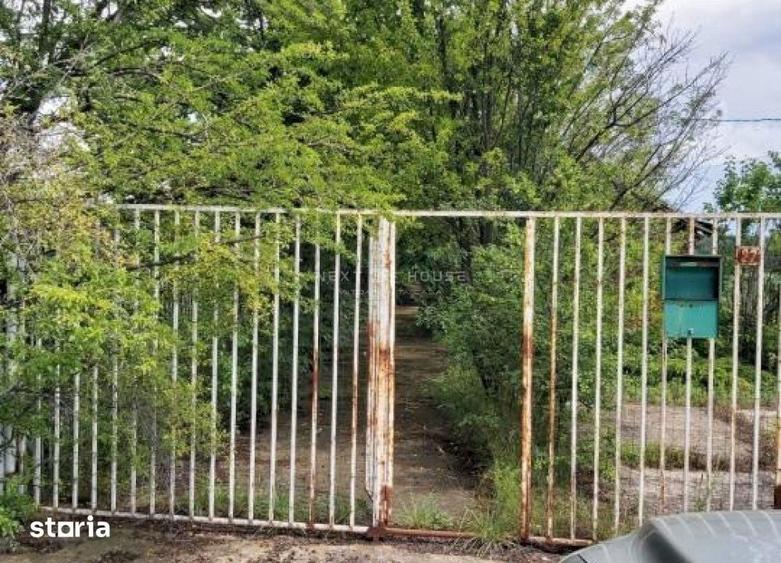 Teren de 2350 mp, în Ciolpani