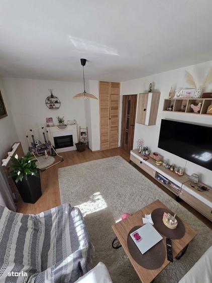 Apartament cu 3 camere decomandat în Ciupercenii Noi