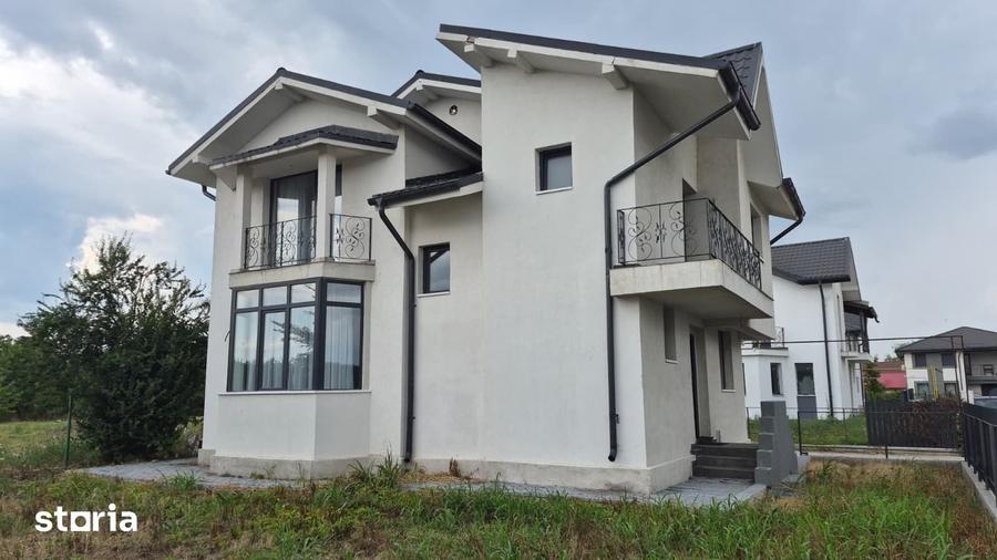 Casă cu 4 camere cu Teren 360 Mp în Snagov